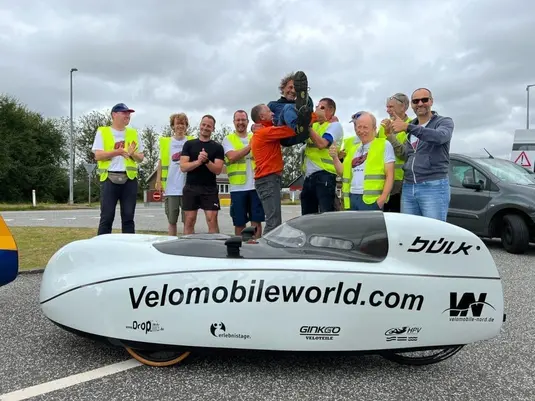 Holger Seidel managed to break the record (27-28 August 2022) and improve the World Record, in the brand new Bülk Mk 1, by more than 3 hours (1094 km in 29h:57min)